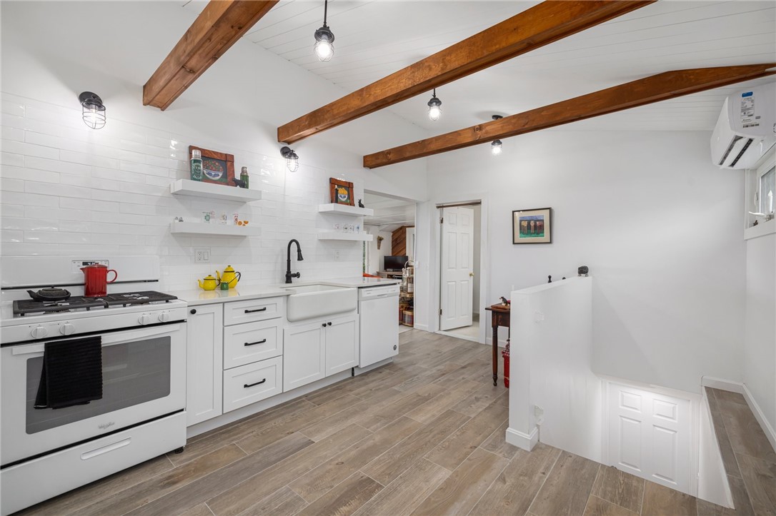 7 Lane 1 Warwick, RI 02888 - Photo 13 of 42