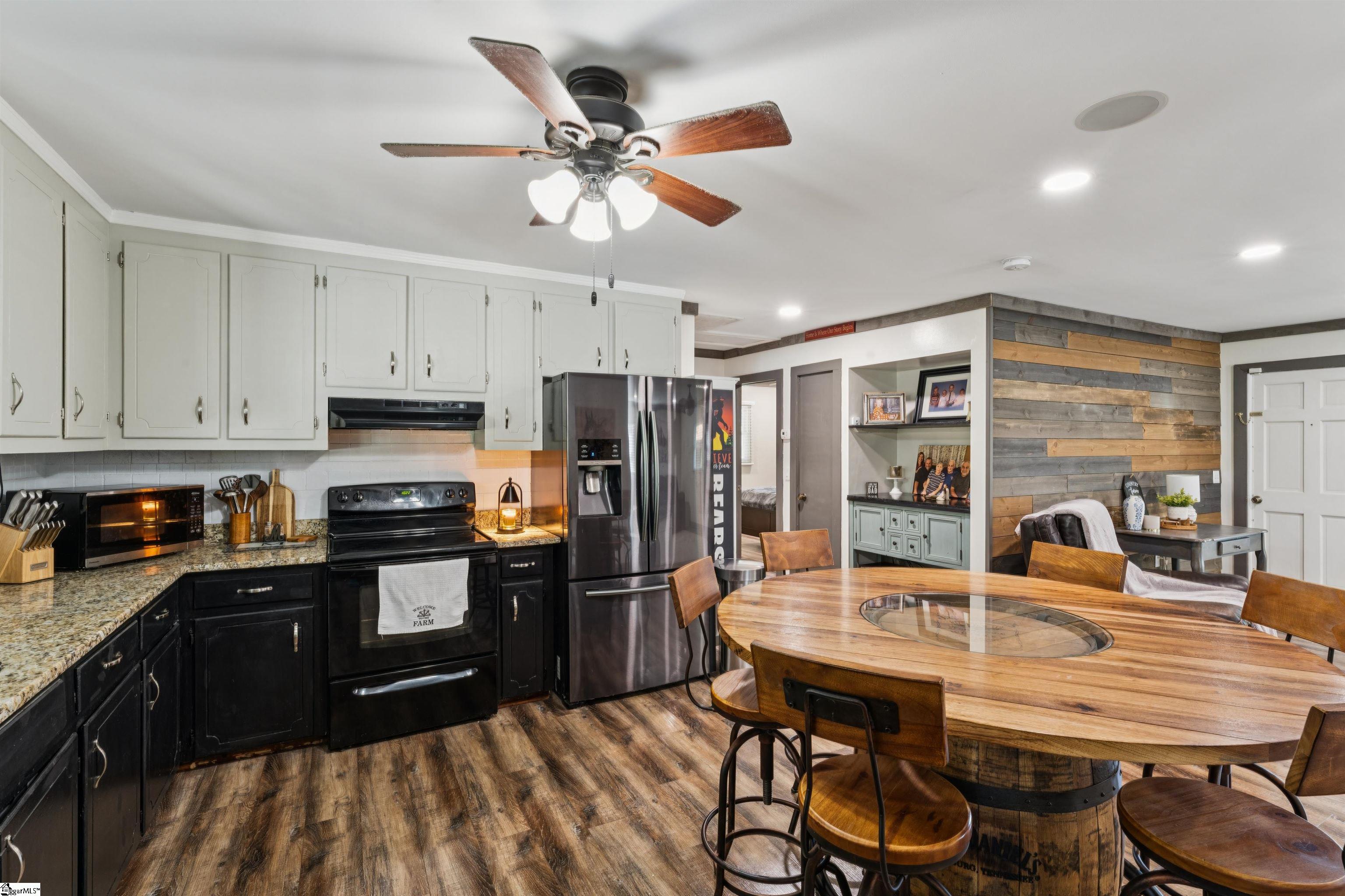 1210 Cooper Bridge Road Woodruff, SC 29388 - Photo 6 of 44