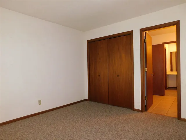 $1,500 | 773 Tulip Lane, Rockford, IL 61107