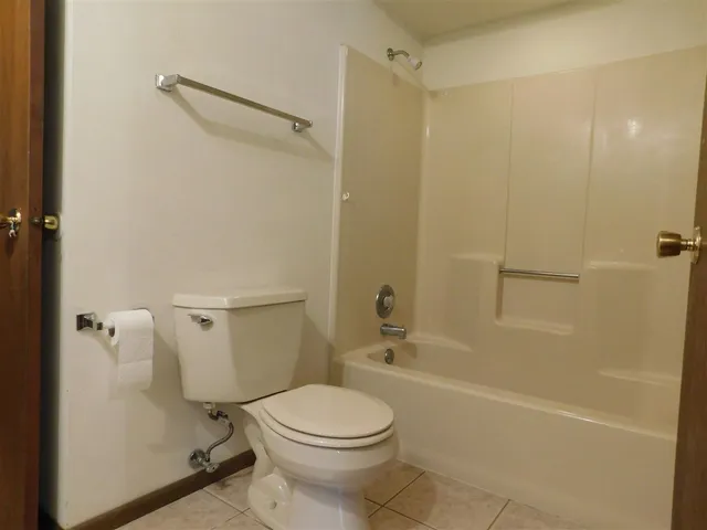 $1,500 | 773 Tulip Lane, Rockford, IL 61107