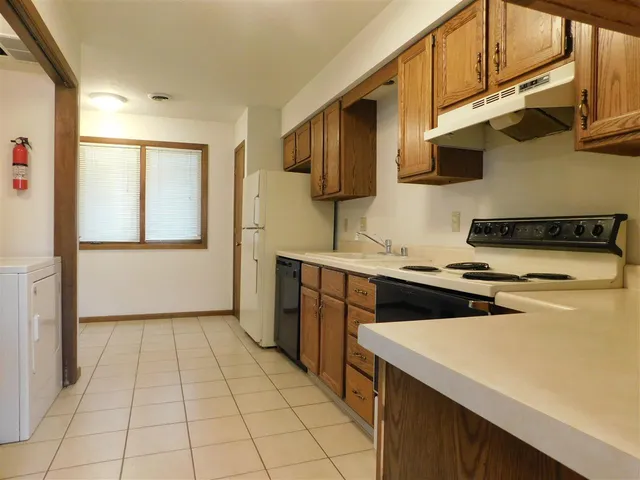 $1,500 | 773 Tulip Lane, Rockford, IL 61107