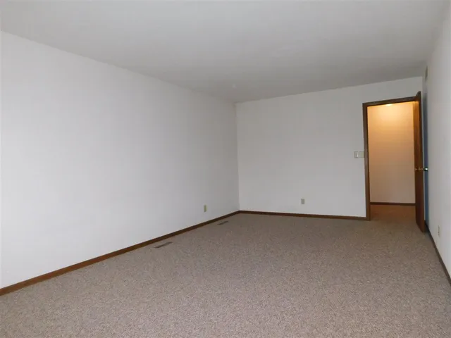 $1,500 | 773 Tulip Lane, Rockford, IL 61107