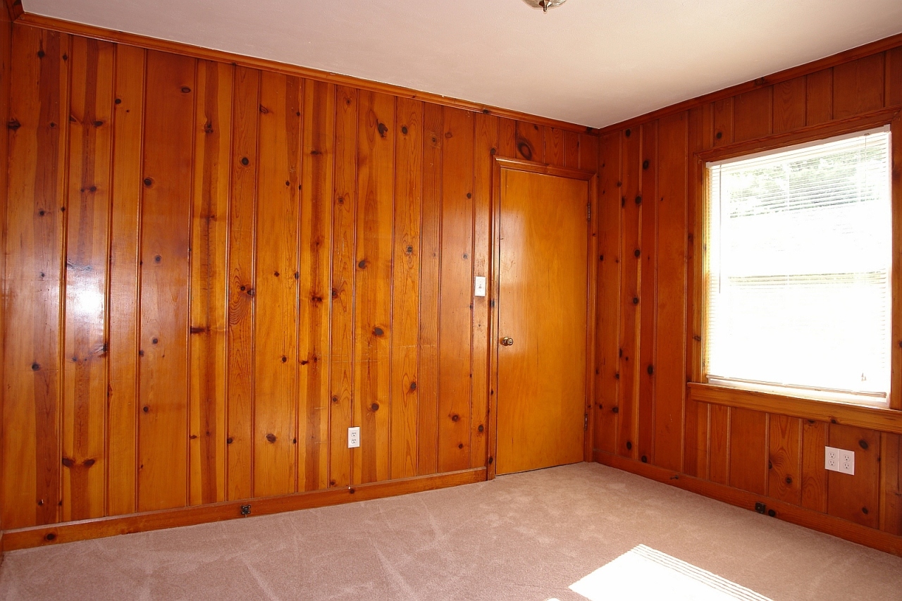 254 Post Road Roanoke, VA 24019 - Photo 14 of 25 a view of an empty room with a window