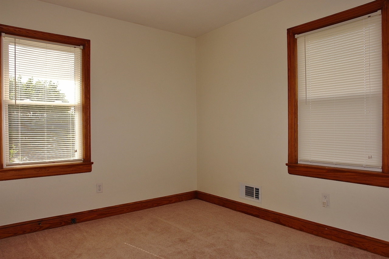 254 Post Road Roanoke, VA 24019 - Photo 15 of 25 a view of an empty room with a window