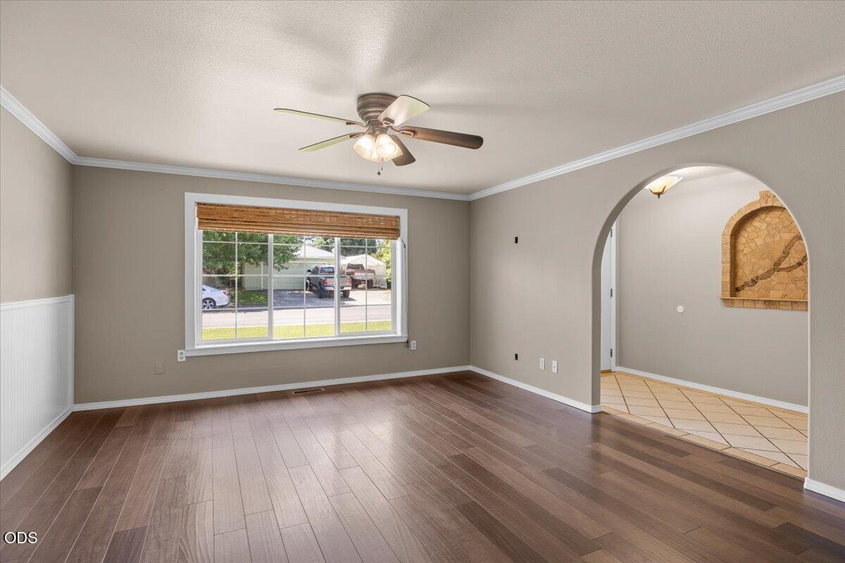 1156 Ginger Way Medford, OR 97501 - Photo 4 of 22