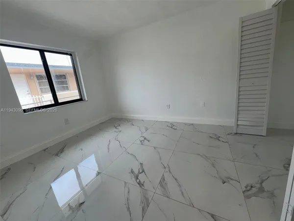 an empty room with a empty space