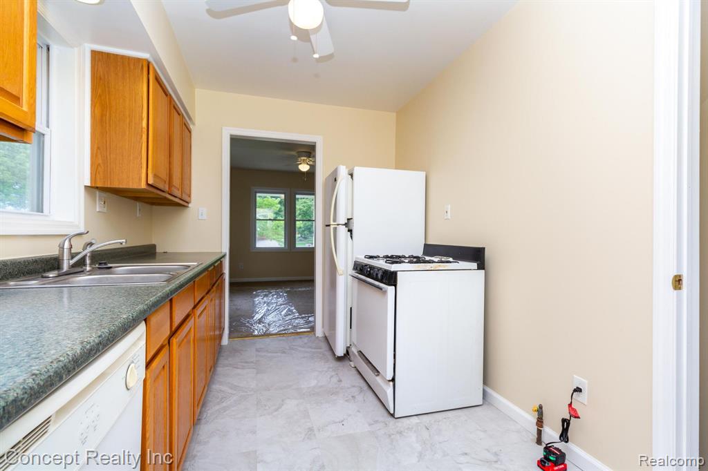14225 Reeck Road Southgate, MI 48195 - Photo 13 of 39 Gallery Image 13