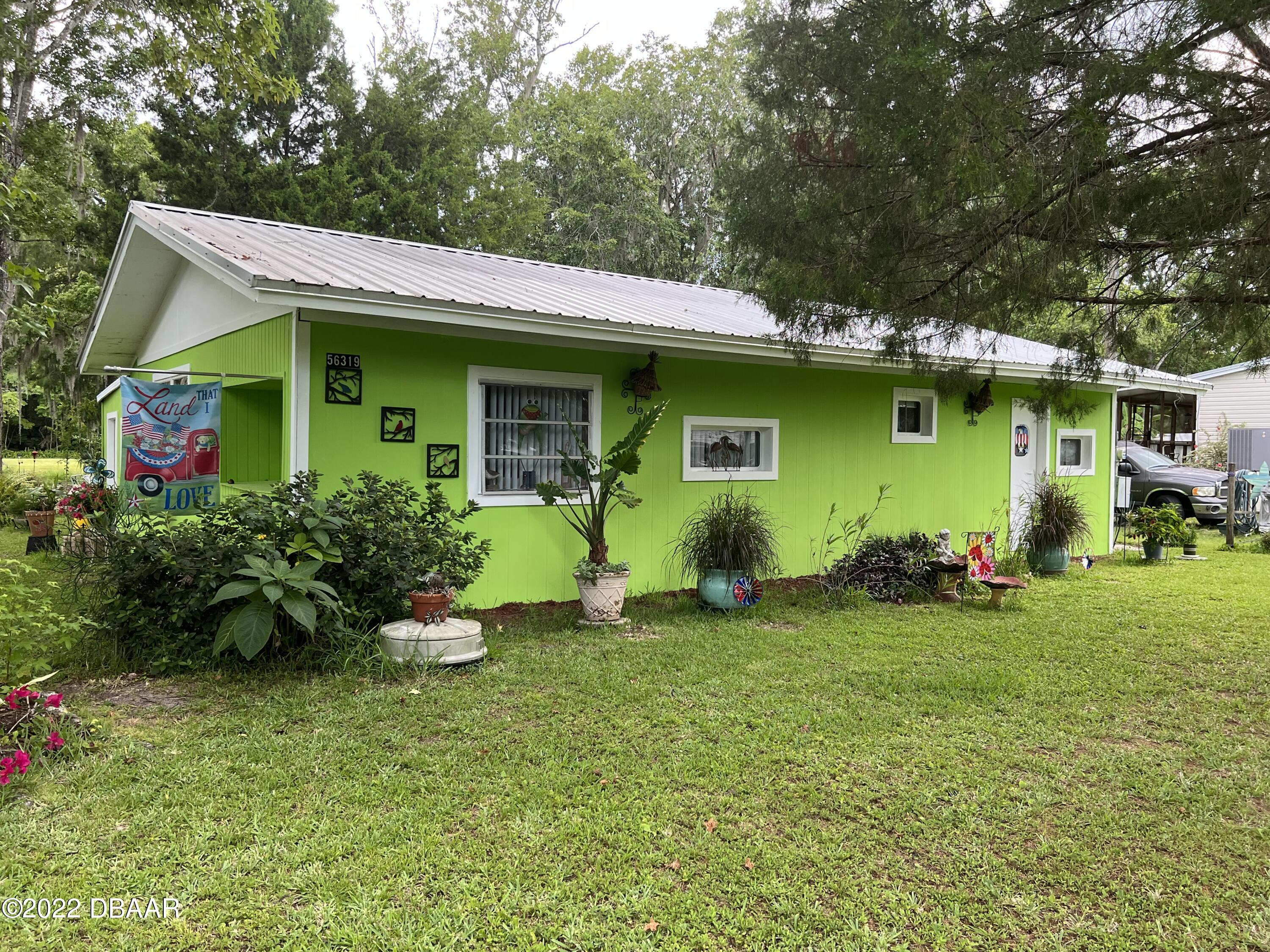56319 Maple Road Astor, FL 32102 - Photo 2 of 23 IMG_2770
