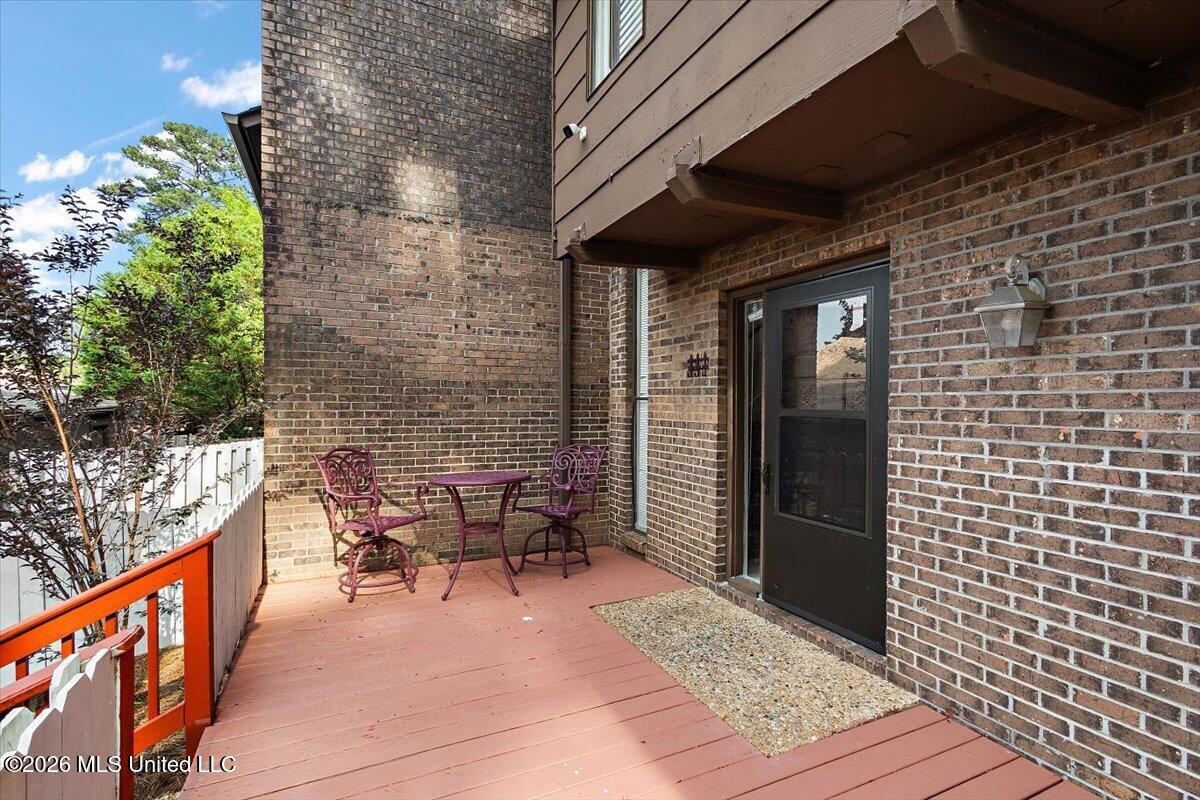1255 East County Line Road, Unit L7 Jackson, MS 39211 - Photo 2 of 29 02-GhiiHTP_4616