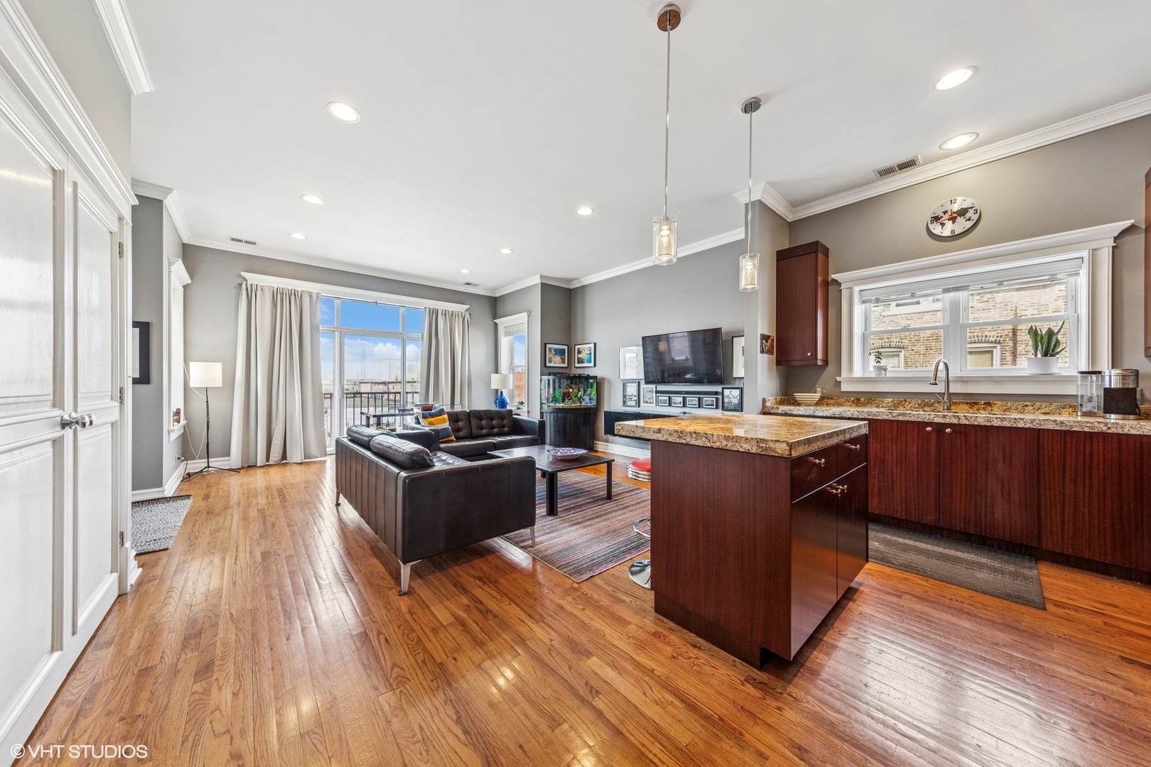 2451 South Western Avenue, Unit 3N Chicago, IL 60608 - Photo 4 of 16