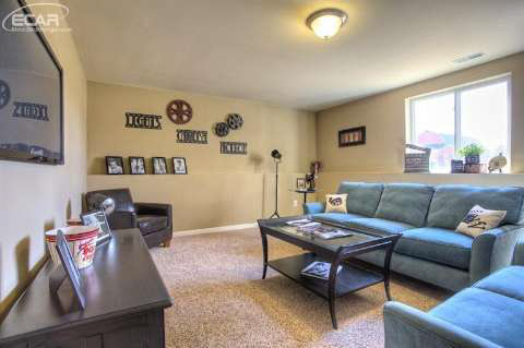 774 Ridgewood Drive Linden, MI 48451 - Photo 9 of 14 20449515-8.JPG