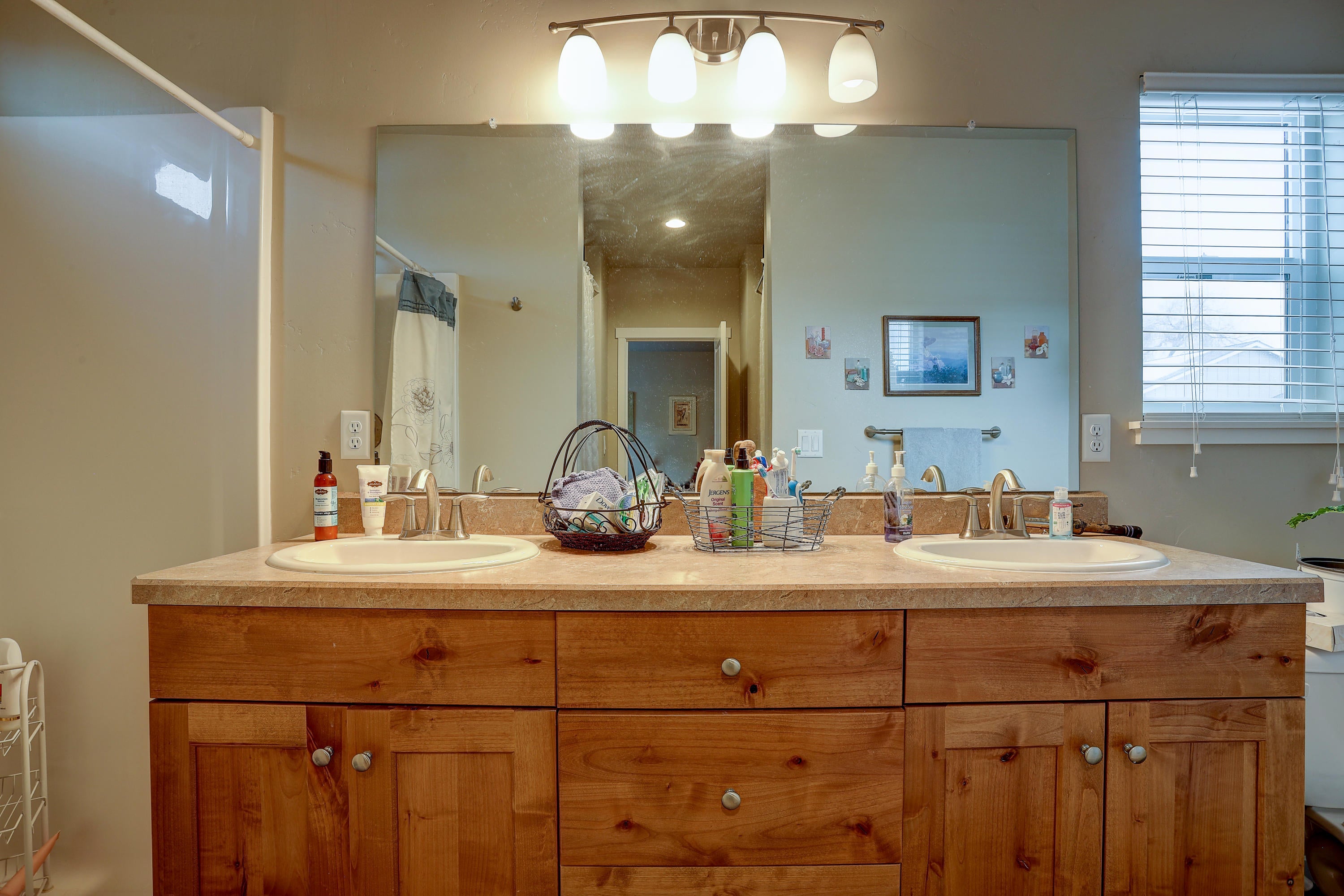 2631 Northeast Colleen Road Prineville, OR 97754 - Photo 13 of 31 Master bath