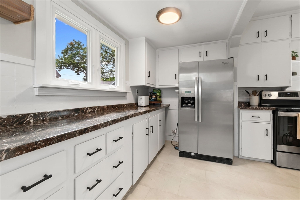 8 Porter Road North Reading, MA 01864 - Photo 11 of 38 Gallery Image 11