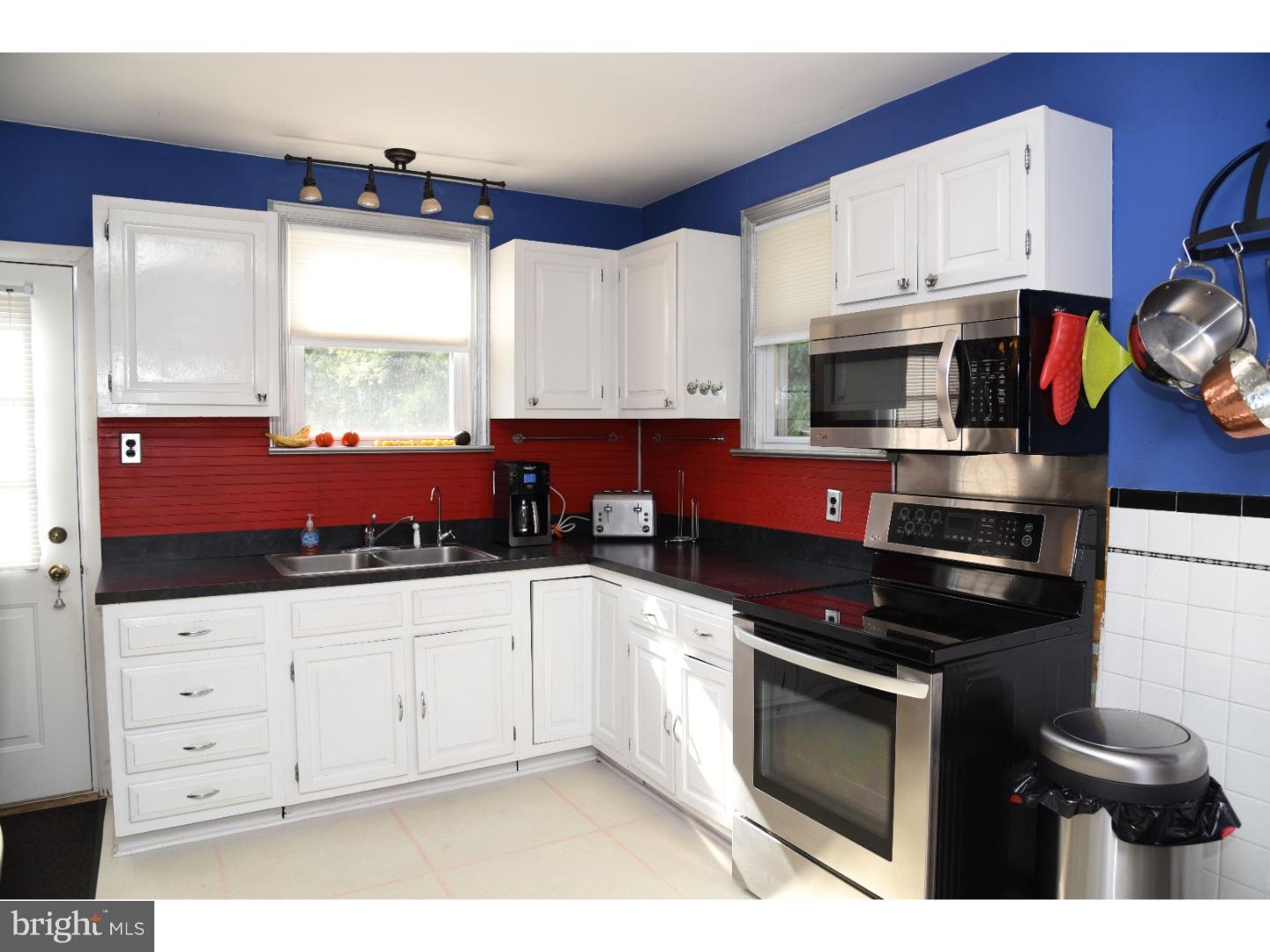 423 New Road Southampton, PA 18966 - Photo 1 of 24 Gallery Image 1
