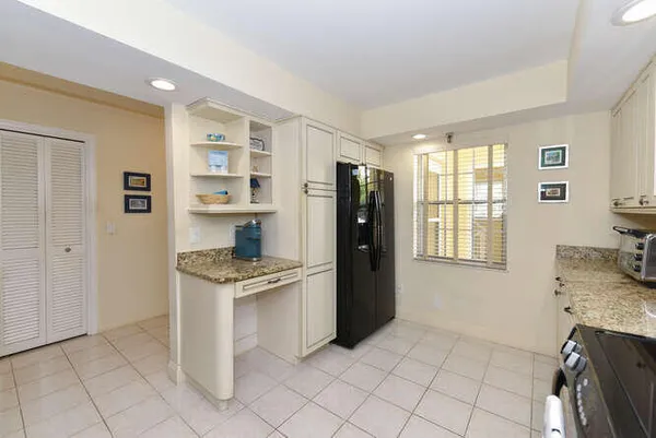 $4,800 | 300 John F Kennedy Drive, Unit 208, Atlantis, FL 33462
