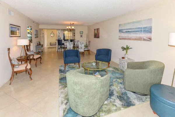 $4,800 | 300 John F Kennedy Drive, Unit 208, Atlantis, FL 33462