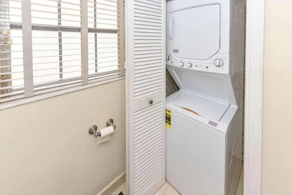 $4,800 | 300 John F Kennedy Drive, Unit 208, Atlantis, FL 33462