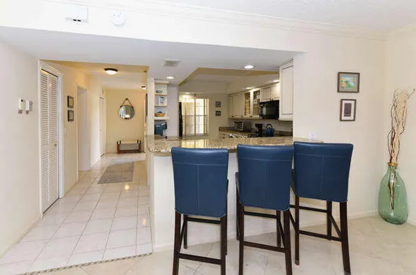 $4,800 | 300 John F Kennedy Drive, Unit 208, Atlantis, FL 33462