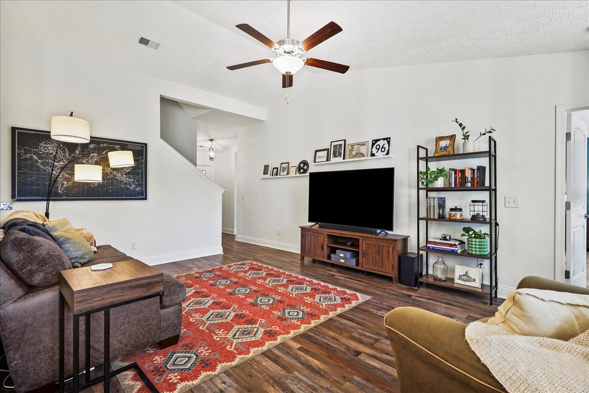 752 Cedar Street Springfield, TN 37172 - Photo 3 of 41 a living room with furniture and a flat screen tv