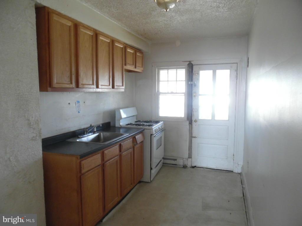 1037 Desoto Road Baltimore, MD 21223 - Photo 3 of 10 Kitchen