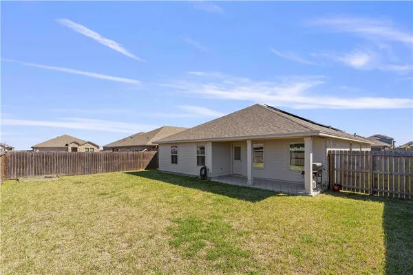 $2,550 | 1346 Trent Pk Lane, Corpus Christi, TX 78415