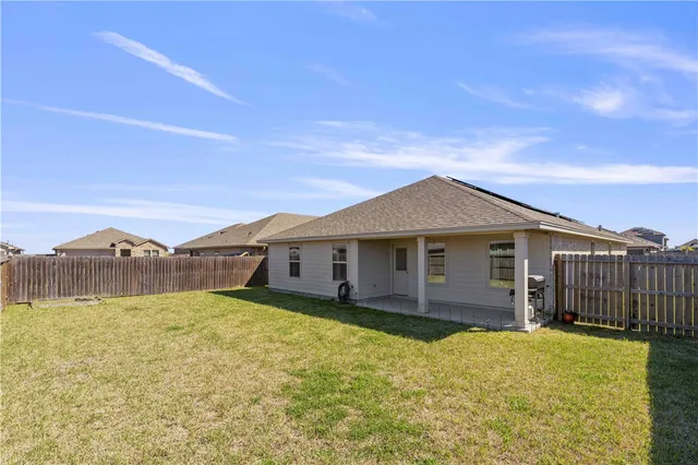 $2,550 | 1346 Trent Pk Lane, Corpus Christi, TX 78415