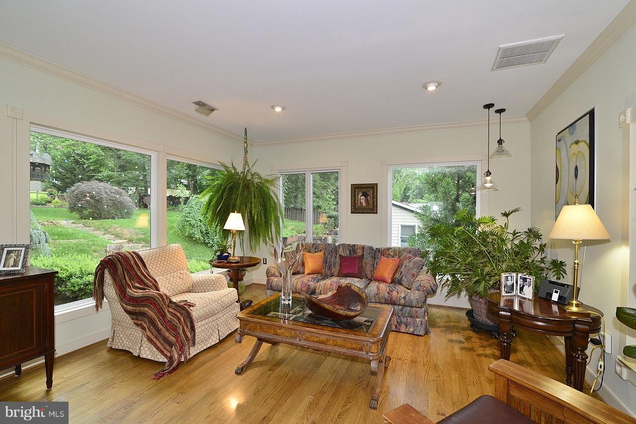 3446 Luttrell Road Annandale, VA 22003 - Photo 8 of 30 Family Room