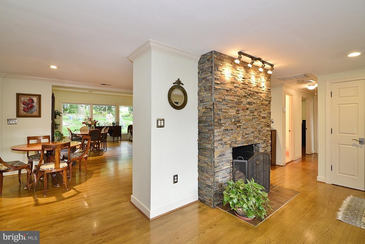 3446 Luttrell Road Annandale, VA 22003 - Photo 9 of 30 Interior (General)