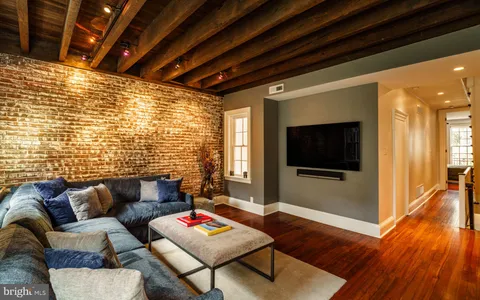 $2,295,000 | 2127 Delancey Place, Philadelphia, PA 19103