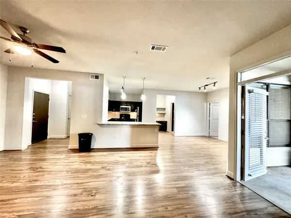 $2,211 | 3333 Weslayan Street, Unit 2363, Houston, TX 77027