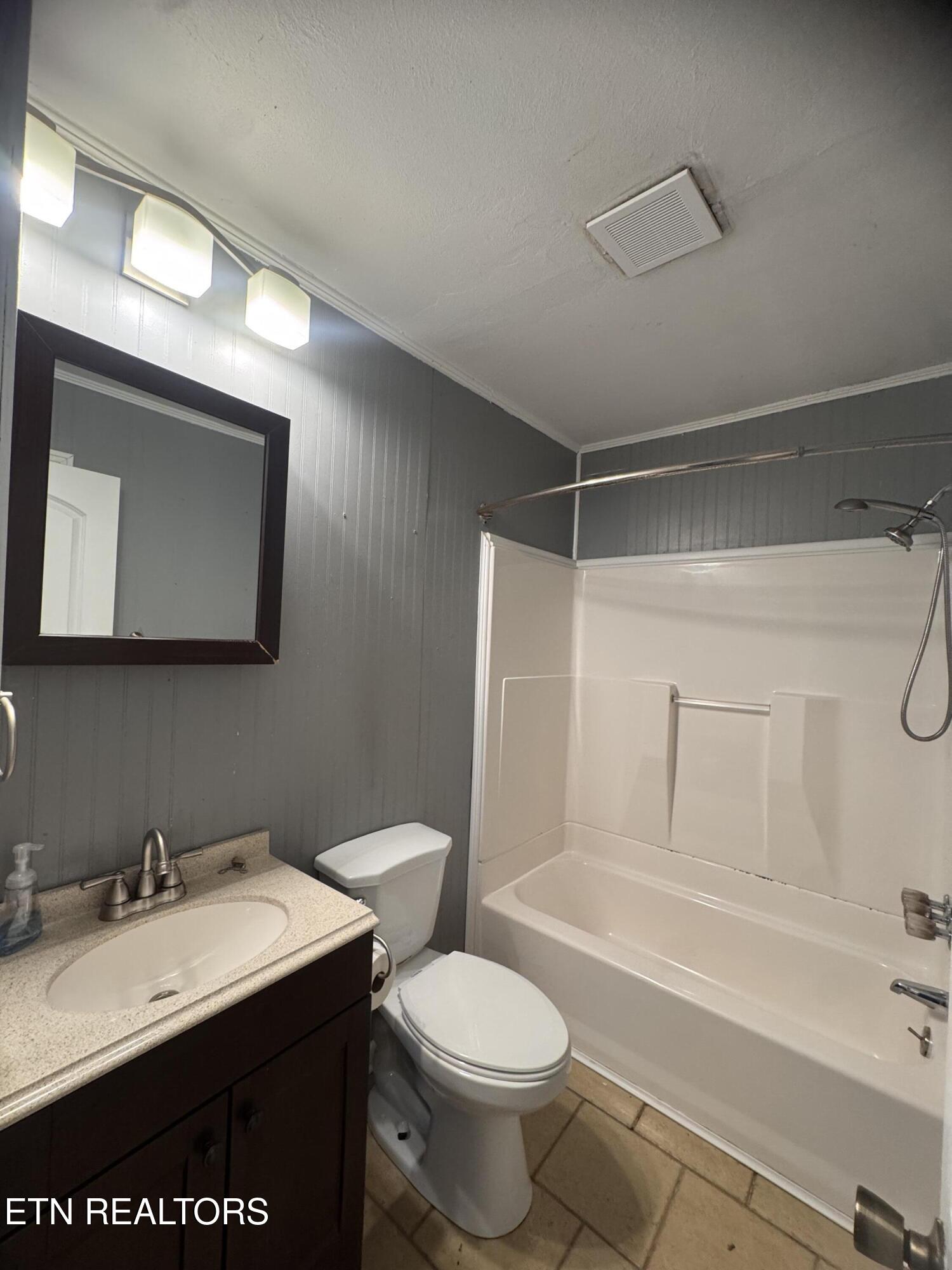 170 Dotson Road Greenback, TN 37742 - Photo 12 of 18 Hall BA