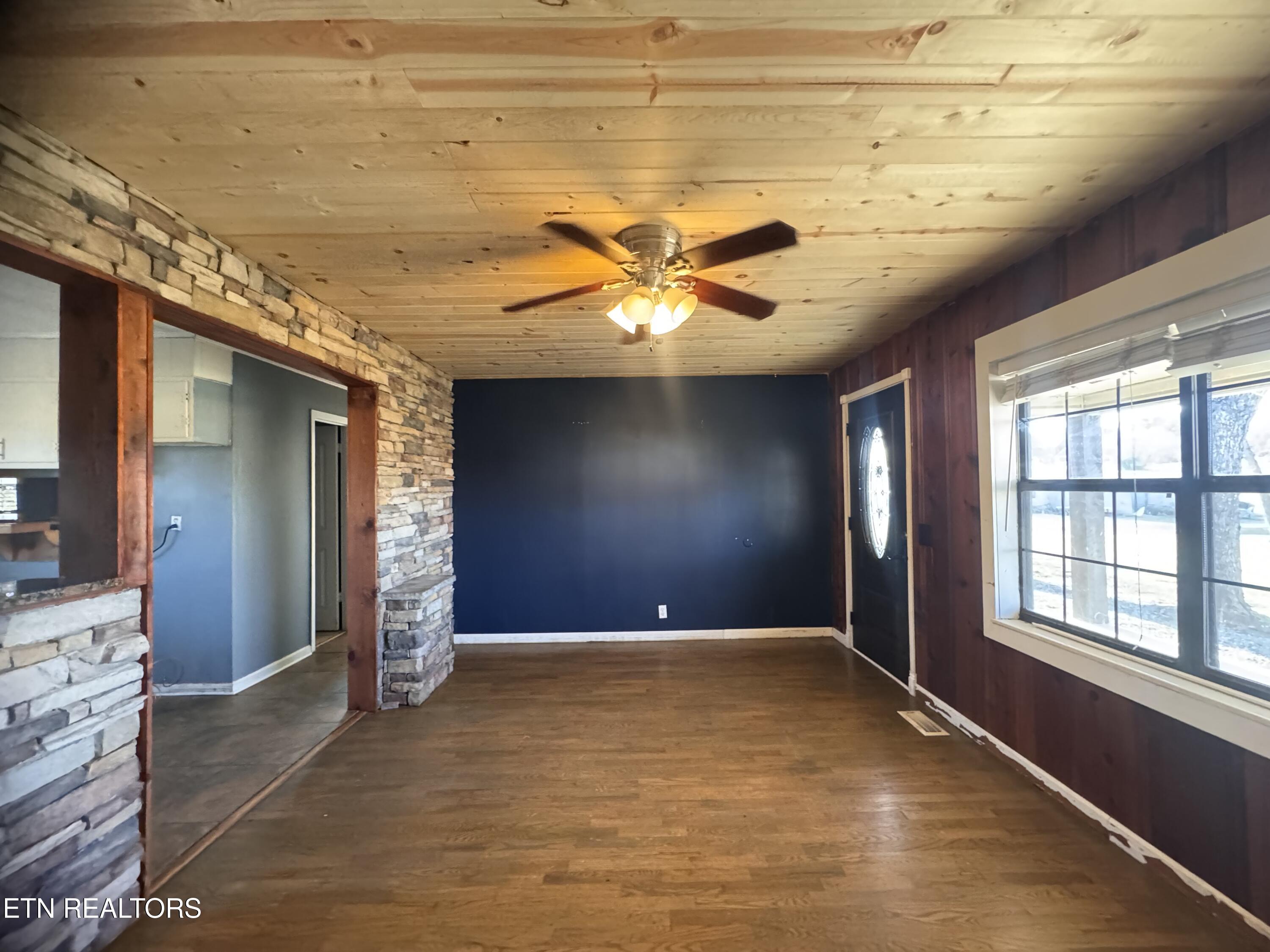 170 Dotson Road Greenback, TN 37742 - Photo 5 of 18 Living Room