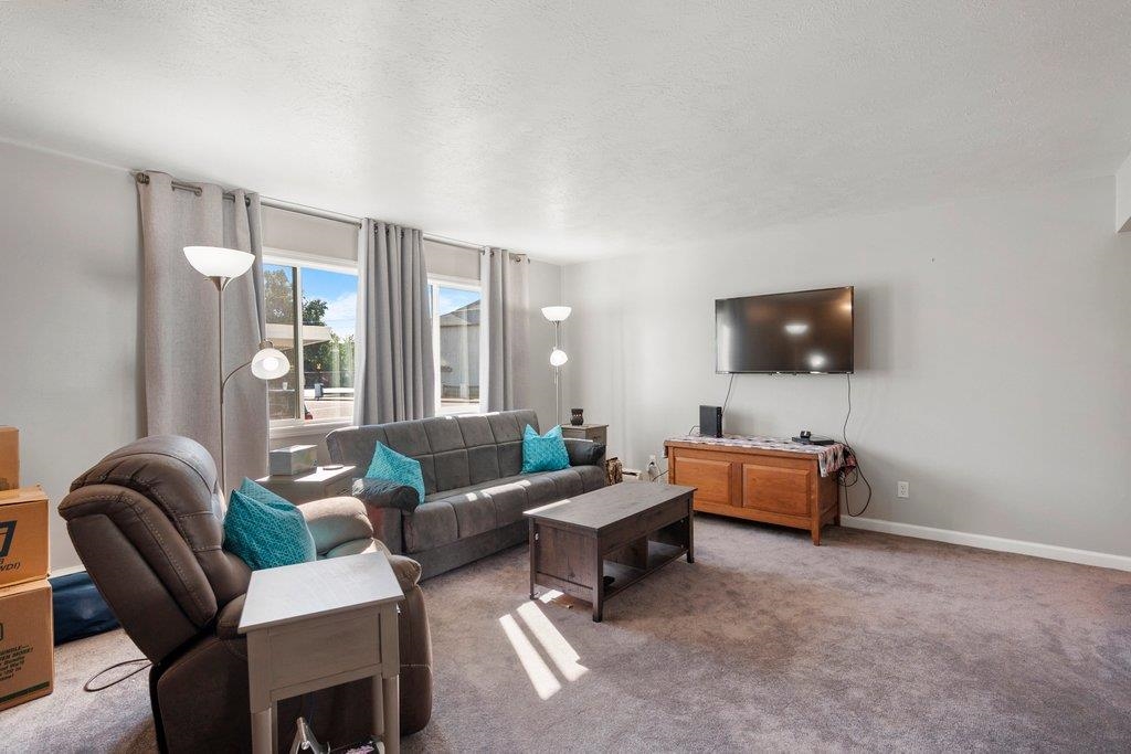 250 North Raymond Road, Unit A1 Spokane Valley, WA 99206 - Photo 3 of 19