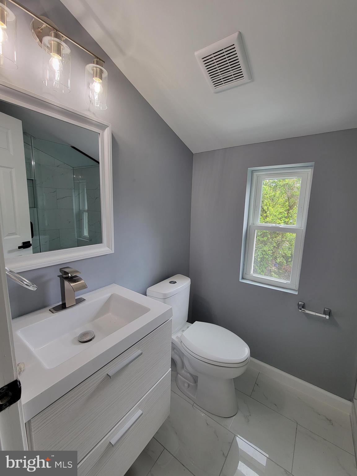 8825 Lanier Drive Silver Spring, MD 20910 - Photo 21 of 56 Upstairs bathroom
