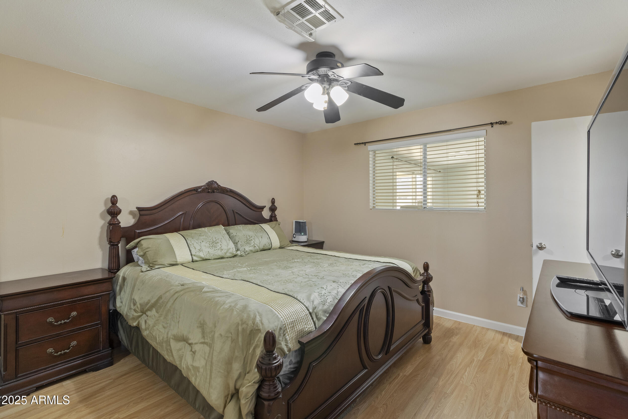 2201 West Wethersfield Road Phoenix, AZ 85029 - Photo 11 of 19 10_img_1561