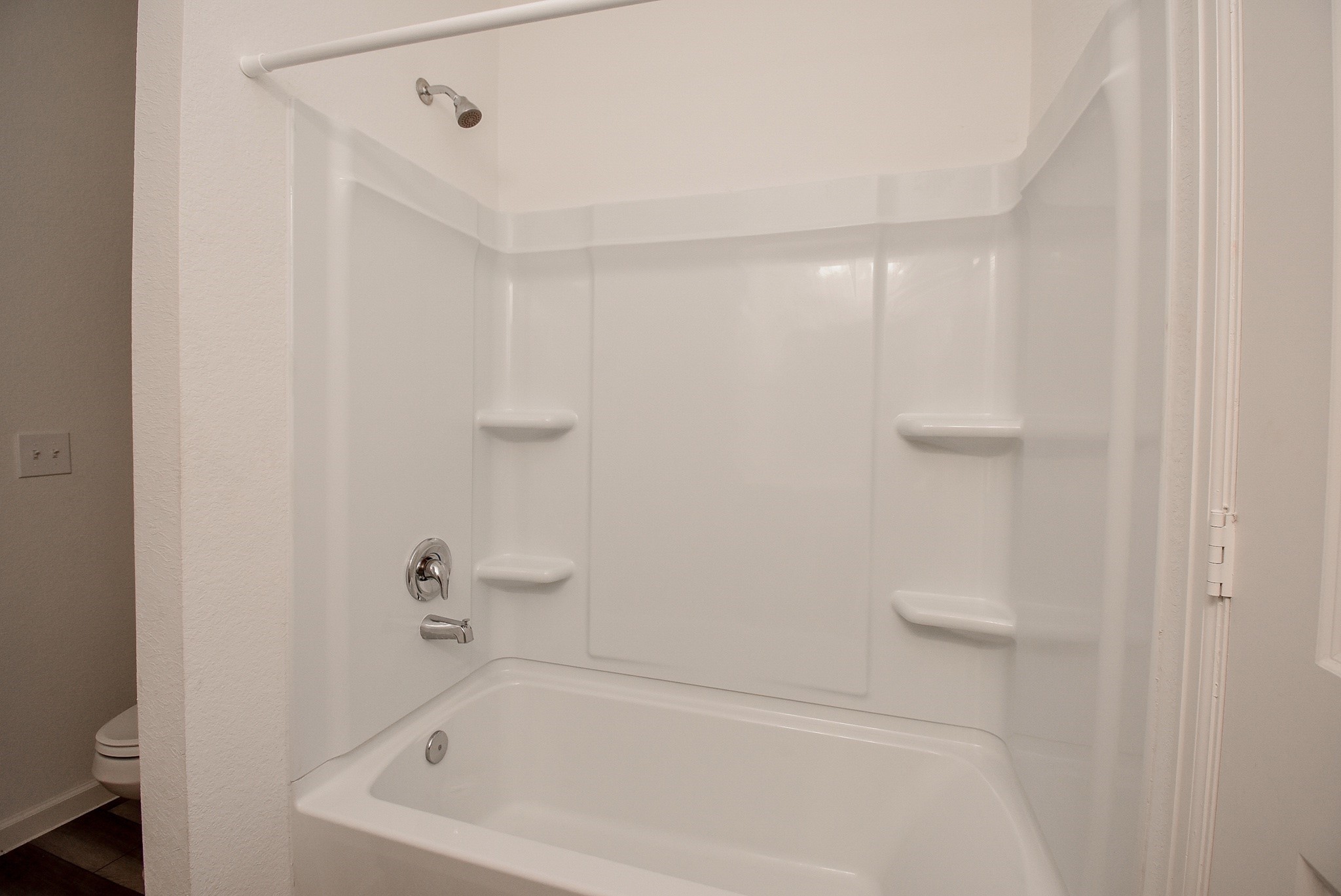 13542 Kinsman Road Houston, TX 77049 - Photo 29 of 43 a bathroom with a bathtub