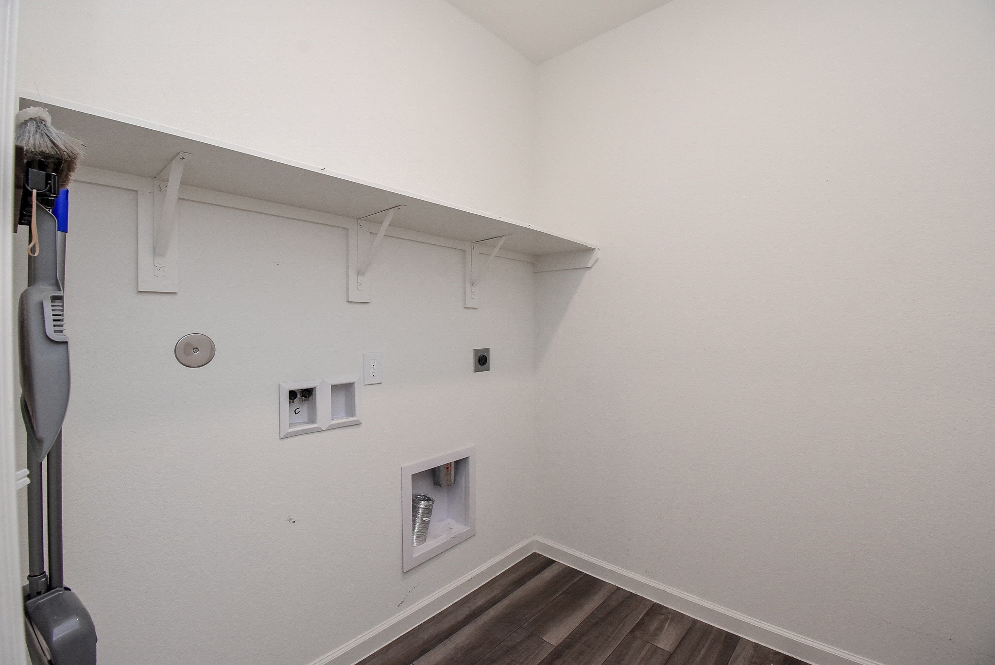 13542 Kinsman Road Houston, TX 77049 - Photo 32 of 43 a view of utility room