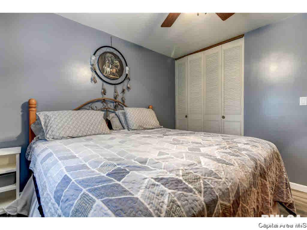 1317 Valley Drive Springfield, IL 62702 - Photo 14 of 35