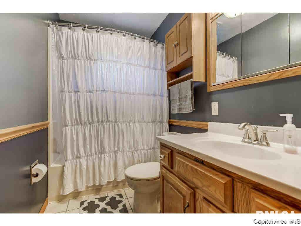 1317 Valley Drive Springfield, IL 62702 - Photo 17 of 35