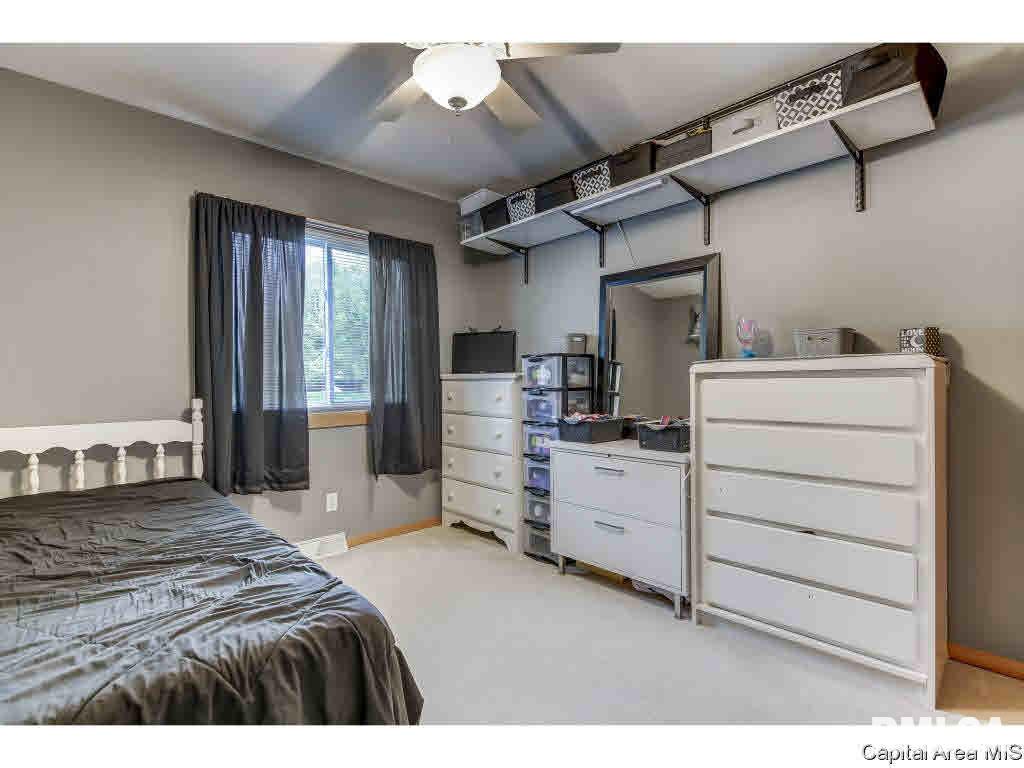 1317 Valley Drive Springfield, IL 62702 - Photo 18 of 35