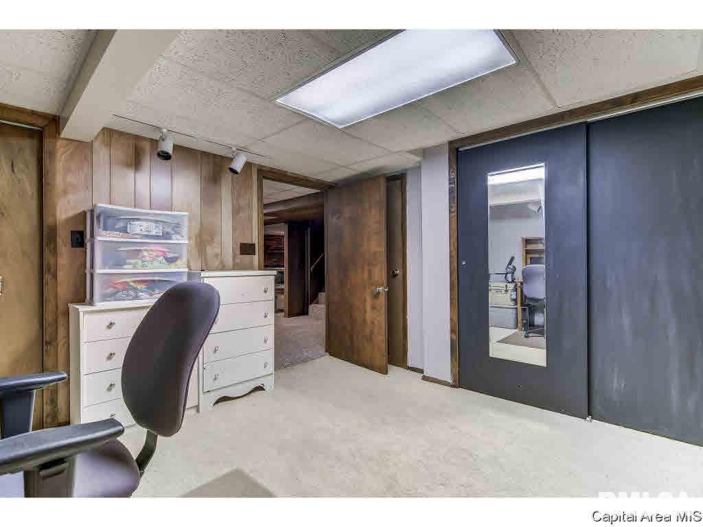 1317 Valley Drive Springfield, IL 62702 - Photo 30 of 35