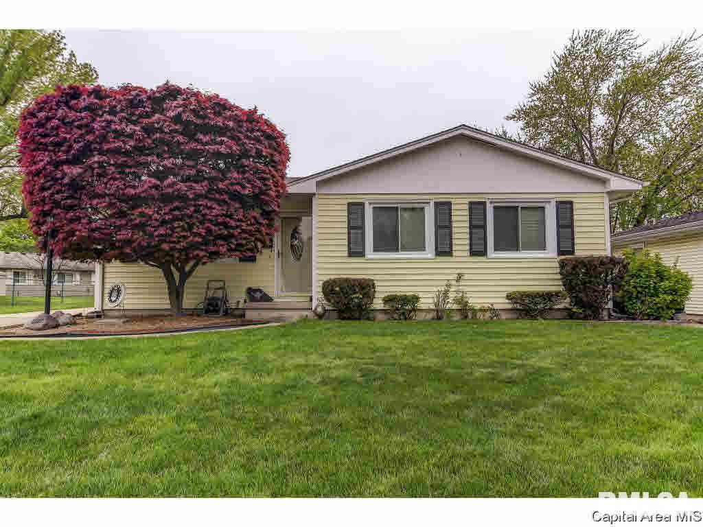 1317 Valley Drive Springfield, IL 62702 - Photo 3 of 35