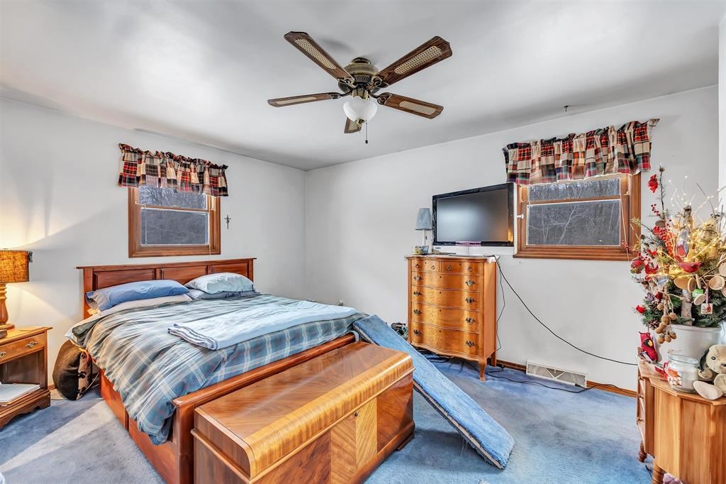 4940 Hafeman Lane Green Bay, WI 54311 - Photo 13 of 35