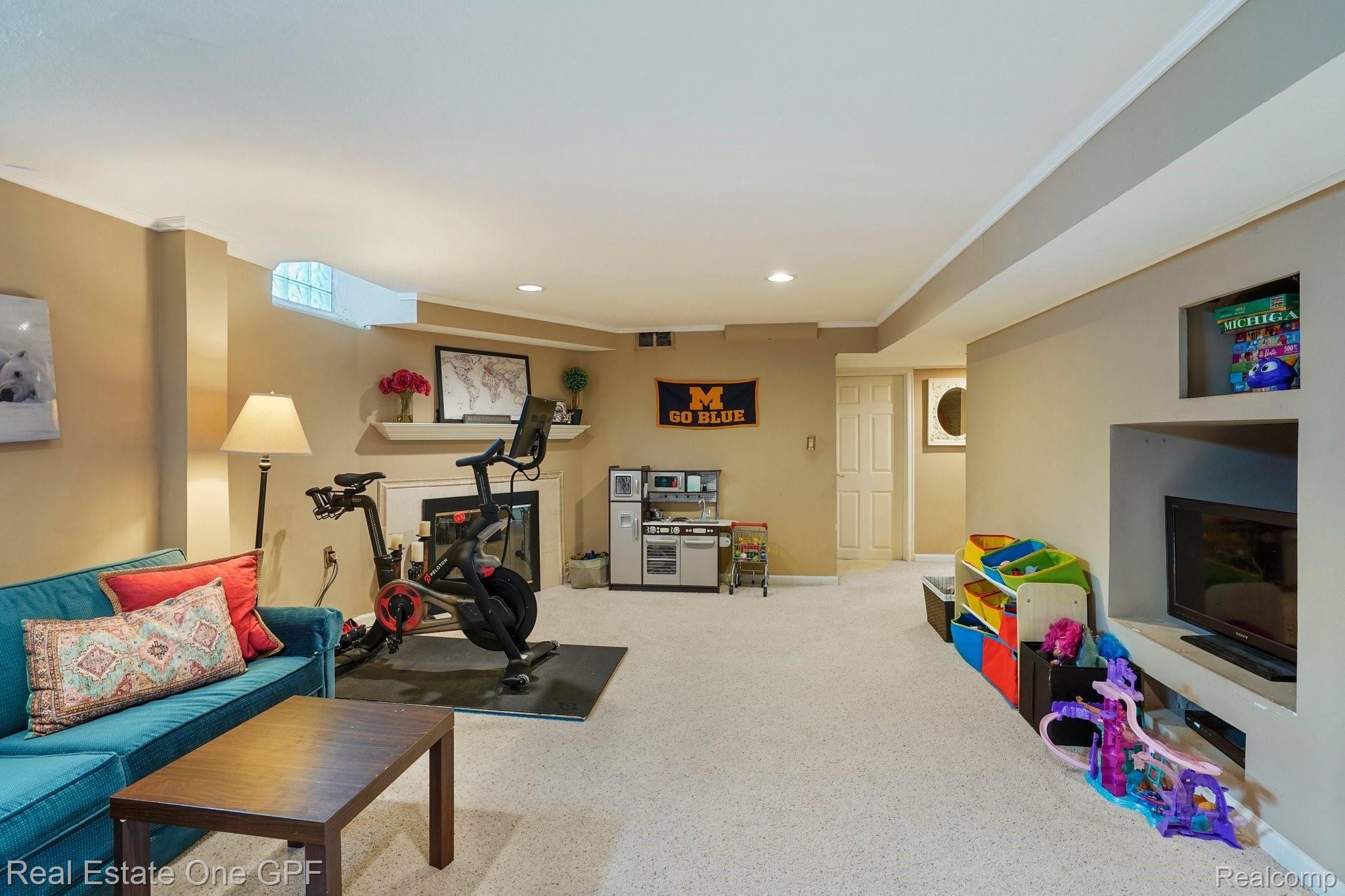1010 Whittier Road Grosse Pointe, MI 48230 - Photo 32 of 44 29-web-or-mls-1010 Whittier Ave Grosse Pointe Park - 29.jpg