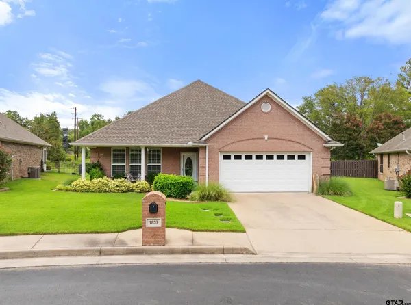 $378,000 | 1837 Hollylake Circle, Tyler, TX 75703