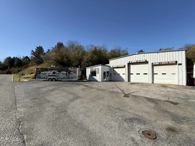 $399,300 | 605 Trent Street Southeast, Norton, VA 24273