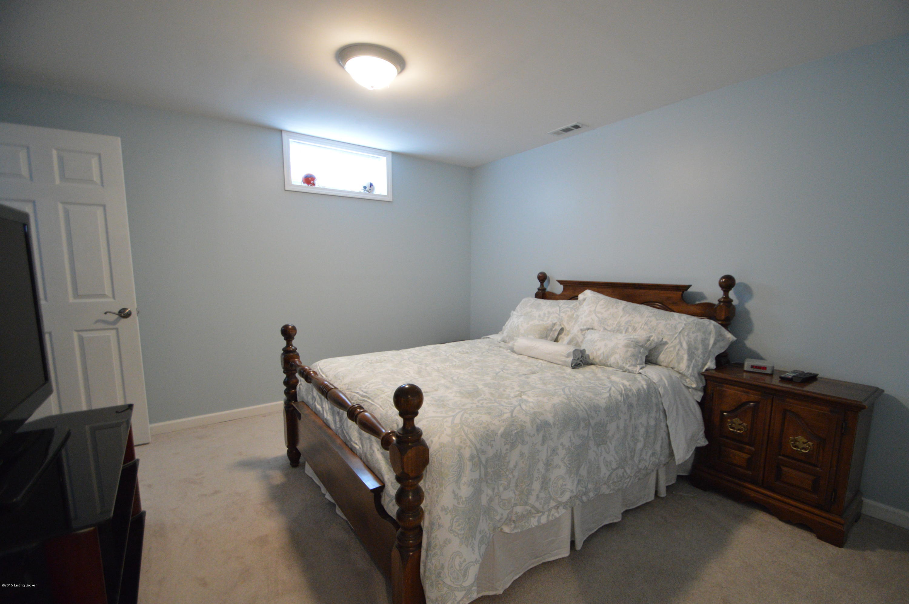 406 Old Towne Road Louisville, KY 40214 - Photo 33 of 49 Lower level bedroom is big.