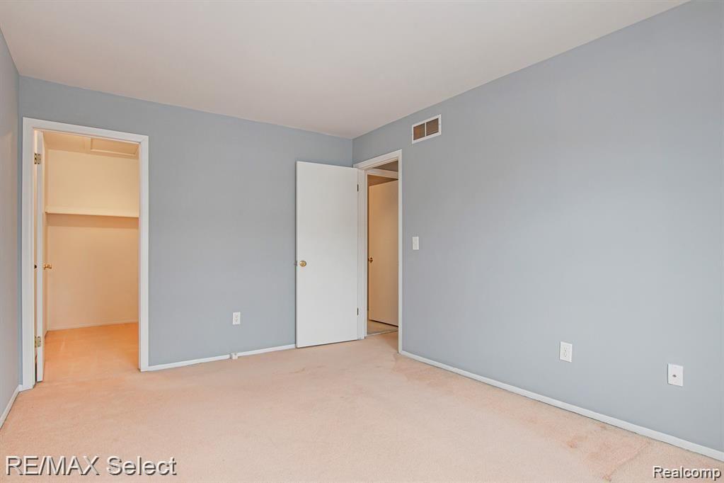 24577 Woodbridge Road Warren, MI 48091 - Photo 16 of 24 IMG_7045.jpg