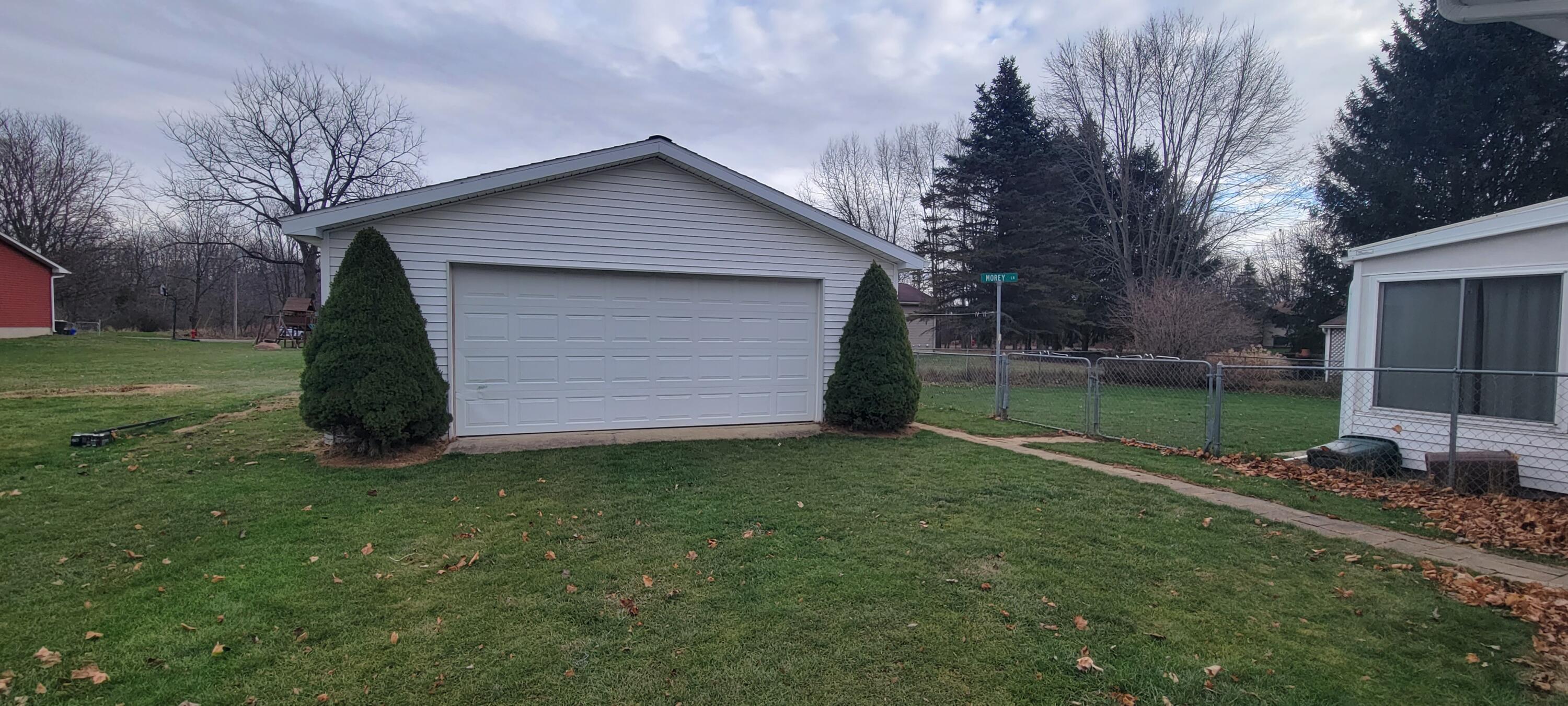 708 Madison Street Bellevue, MI 49021 - Photo 6 of 40 20221202_141753