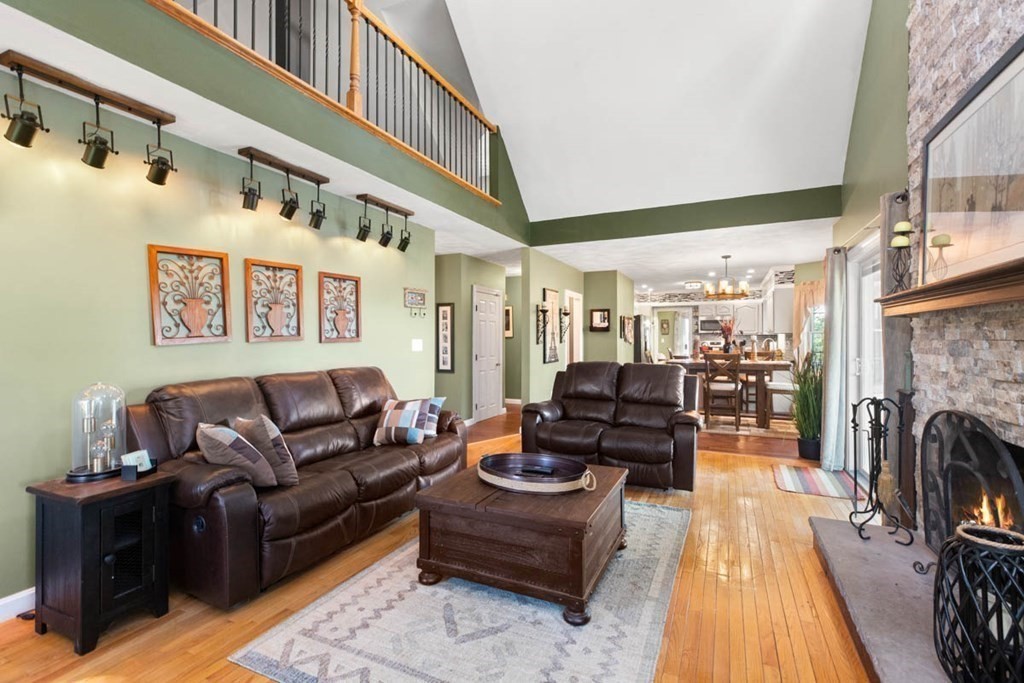 2 Valleyview Farm Road Haverhill, MA 01835 - Photo 11 of 40 Gallery Image 11
